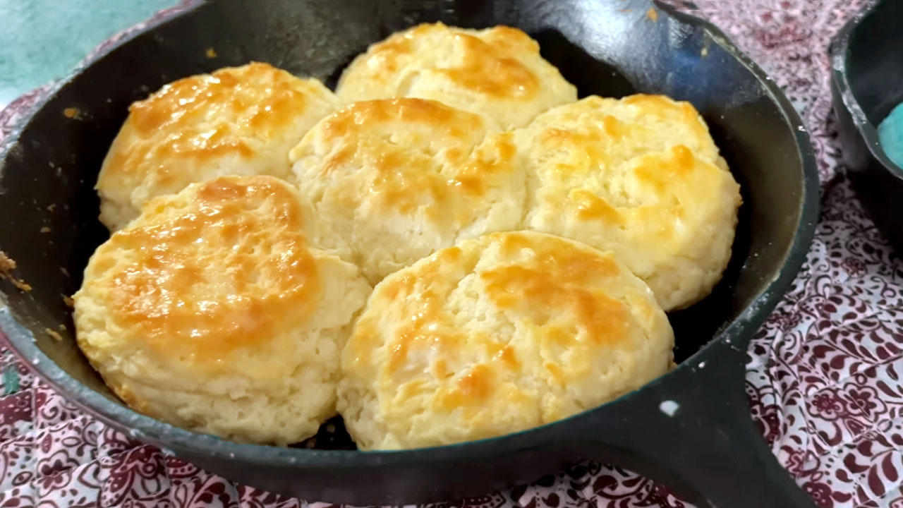 hardees biscuit recipe, biscuit recipe hardees, hardees biscuits recipe, recipe for hardees biscuits, hardees cinnamon raisin biscuit recipe